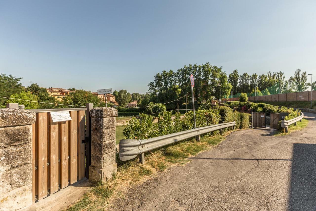 Borgo Sartoni Case Vacanze Appartamenti In Affitto Болоня Стая снимка
